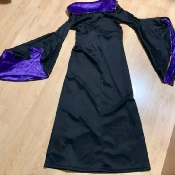Costume dressup girls witch/vampire Spirit Halloween girls size medium - Picture 3 of 4